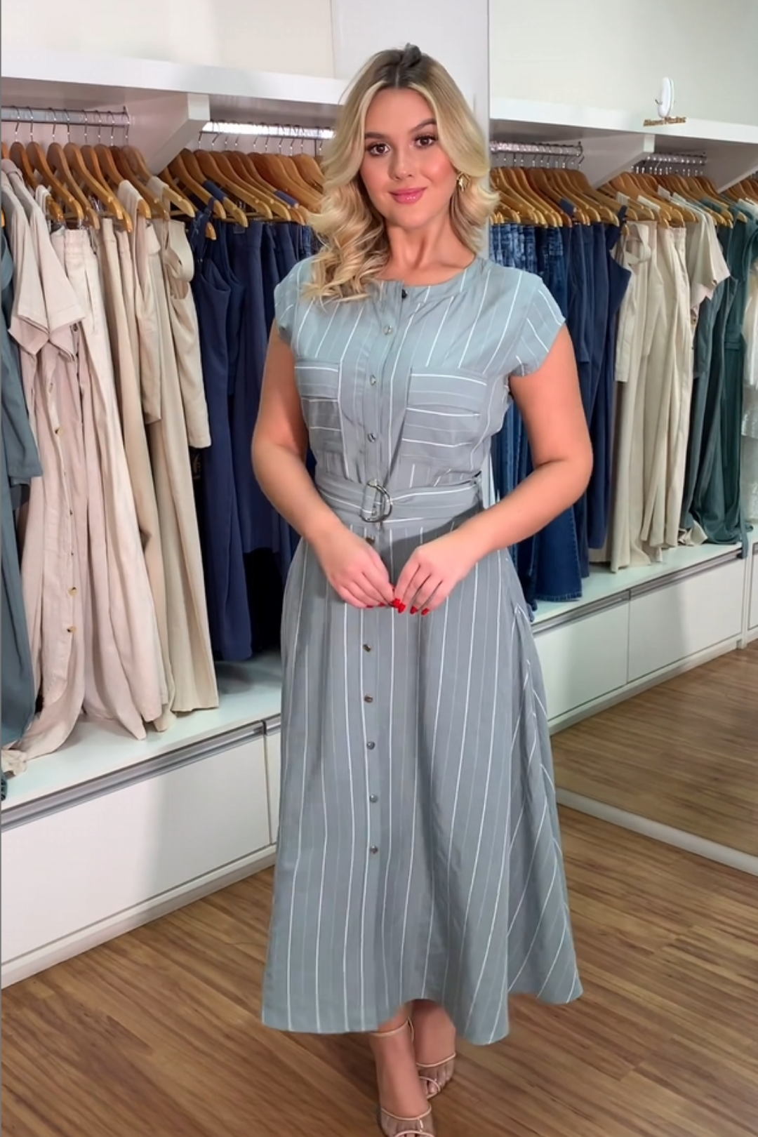 1515 | Vestido Midi Tatiane - Chemise Listrada Cinza✨