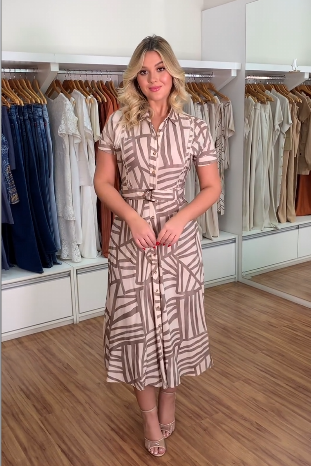 1660 | Vestido Midi Geovana - Chemise Geométrica Bege ✨