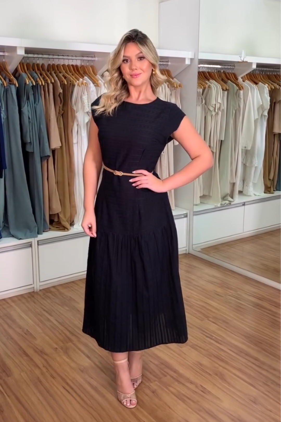 1390 | Vestido Midi Antônia - Preto Texturizado Premium ✨