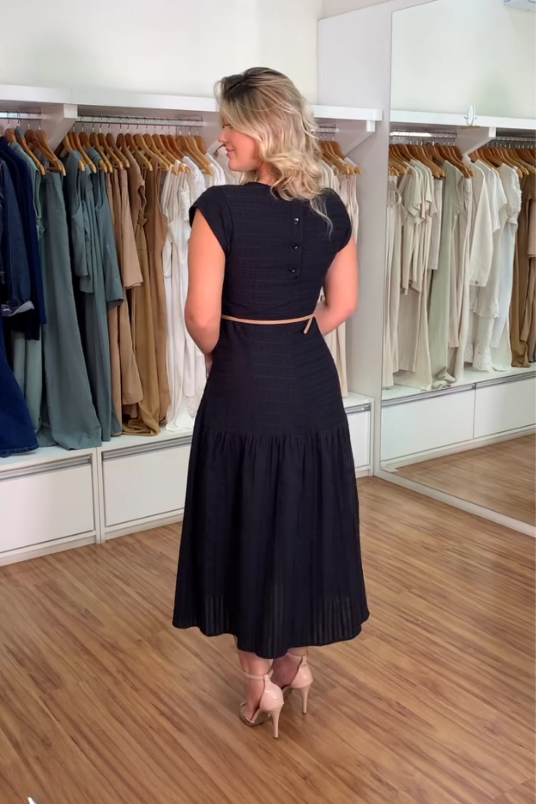 1390 | Vestido Midi Antônia - Preto Texturizado Premium ✨